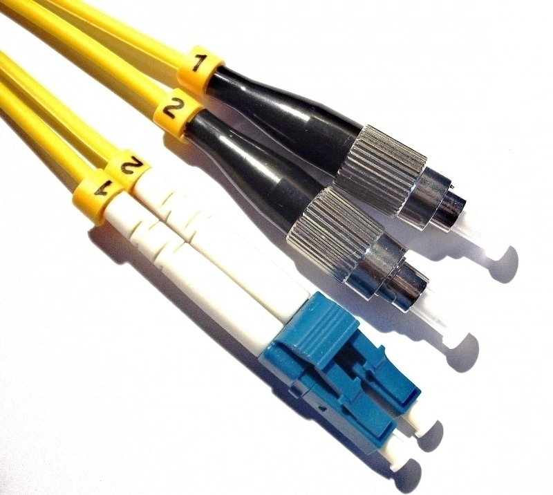 Патч-корд Lanmaster TWT-2LC-2FC/SU-3.0 2x9/125 OS1/OS2 LC дуплекс-FC дуплекс 3м Патч-корд Lanmaster TWT-2LC-2FC/SU-3.0 2x9/125 OS1/OS2 LC дуплекс-FC дуплекс 3м