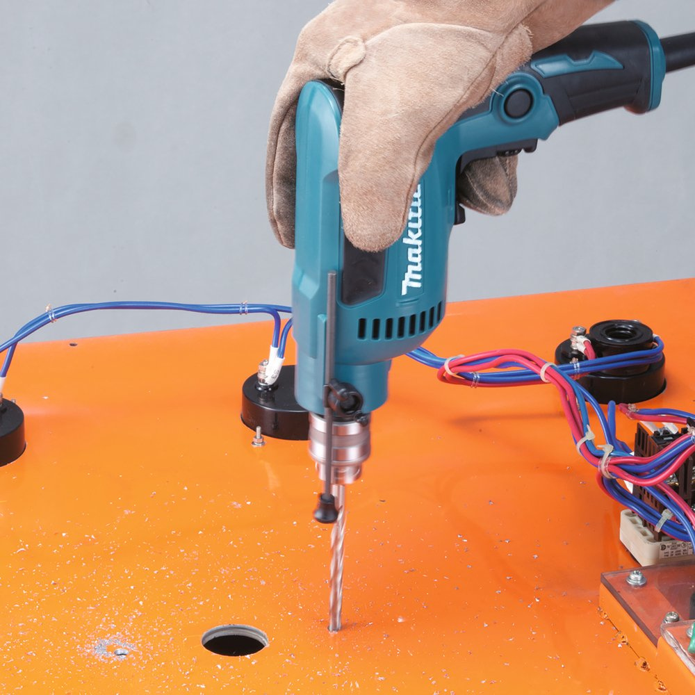 Дрель безударная Makita DP2010 370Вт ключевой реверс Дрель безударная Makita DP2010 370Вт ключевой реверс