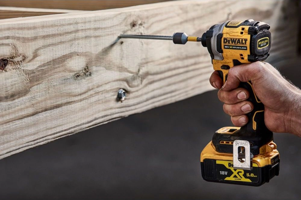 Шуруповерт DeWalt DCF850N-XJ аккум. патрон:шестигр.1/4"