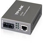  TP-Link Медиаконвертер 10/100 Мбит/с RJ45 - 100 Мбит/с разъём SC (многомодовый), полнодуплексный, до 2км, переключающийся адаптер питания, возможность установки в шасси TL-MC1400
