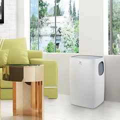 Кондиционер мобильный/ Кондиционер мобильный Electrolux Loft EACM-11 CL/N3 белый площ.27м2